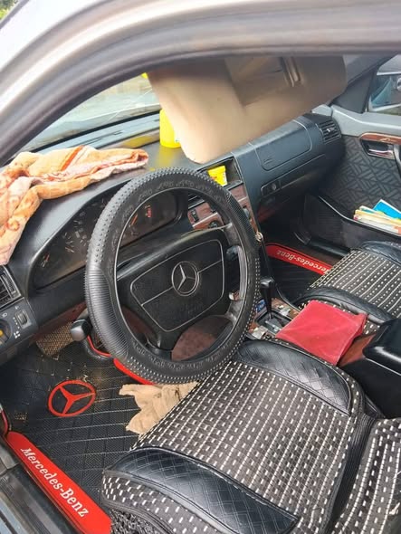A picture of 2000 Mercedes Benz C Class