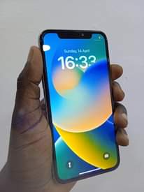 A picture of GREAT DEAL APPLE IPHONE X 64GB 100 battery life 550K