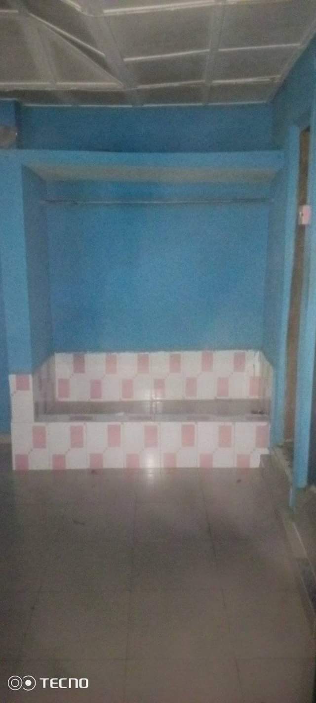 A picture of Self con 2let price 180k location nung oku very close