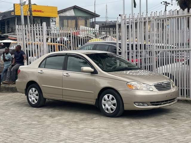 A picture of 2004 Toyota Corolla