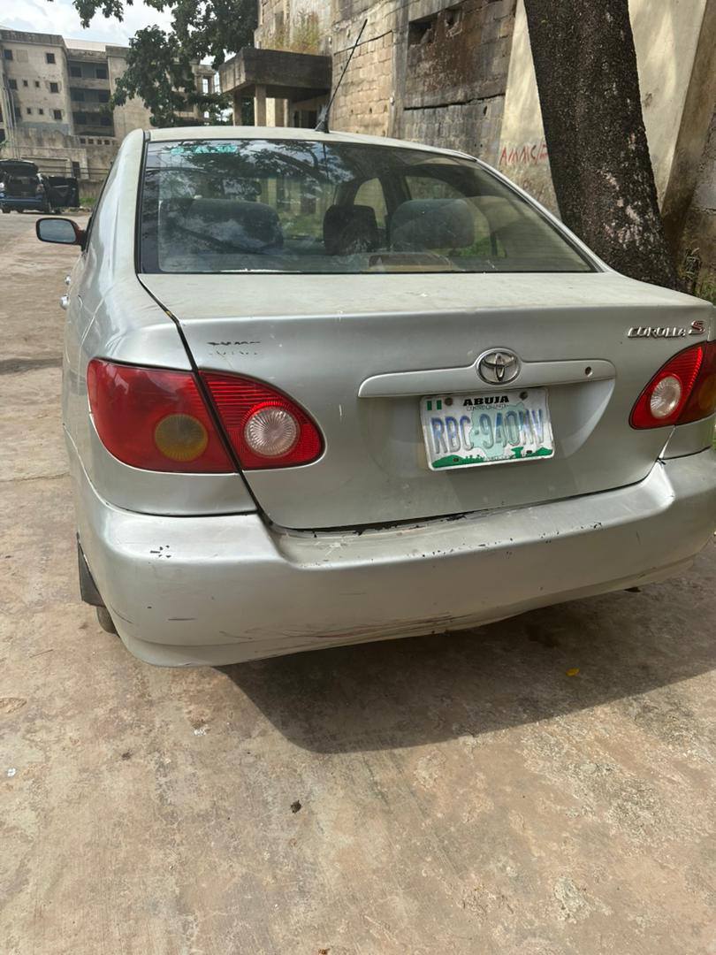 A picture of Distress sell Toyota Corolla S 2004 model going for just