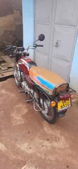A picture of Bajaj boxer on