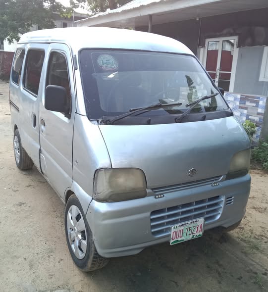 A picture of Suzuki mini bus