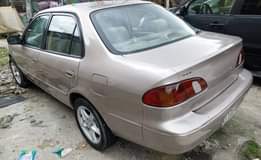 A picture of 2000 Toyota Corolla LE