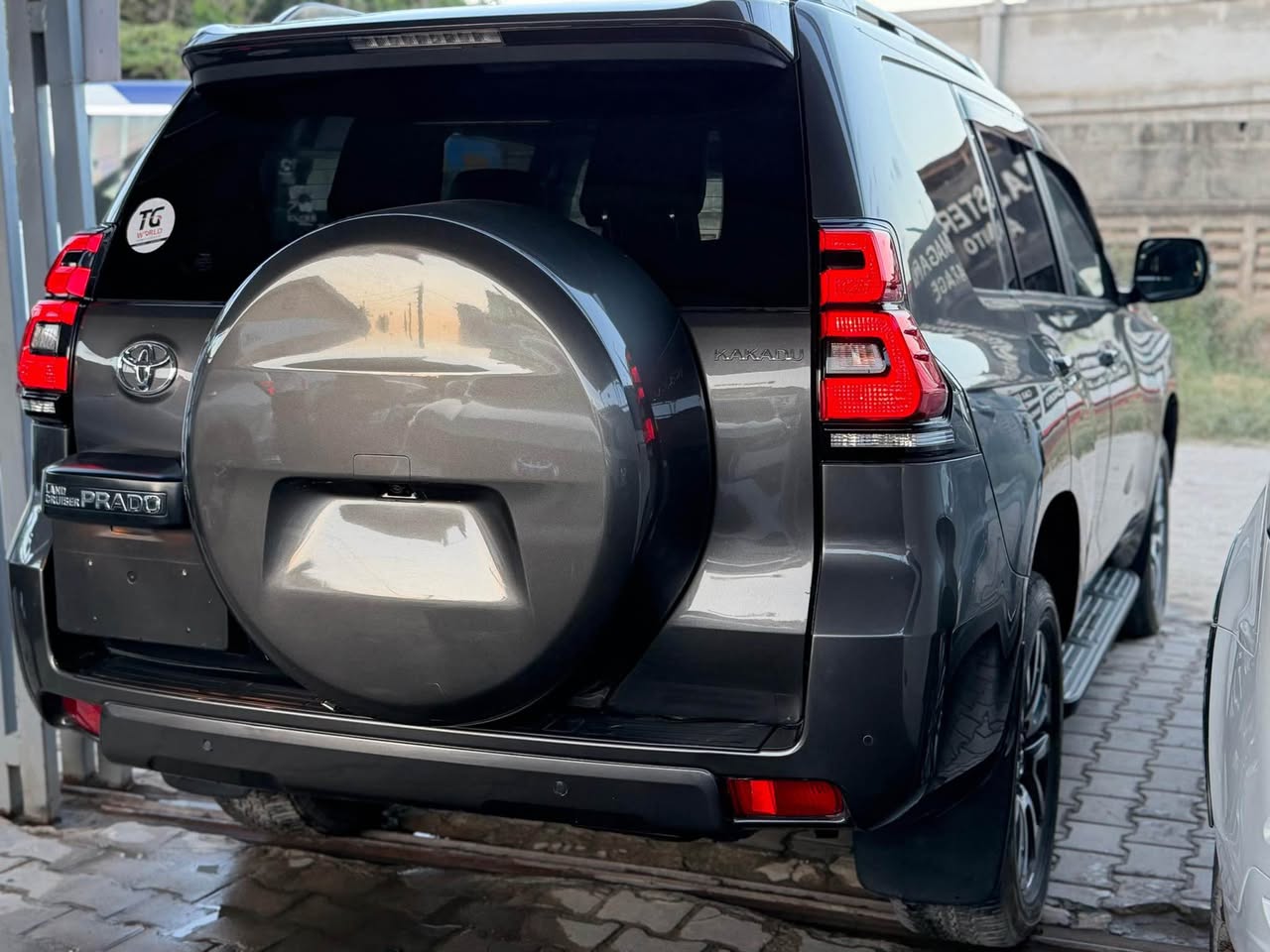 A picture of 2021 TOYOTA LANDCRUISER PRADO KAKADU 2 8L