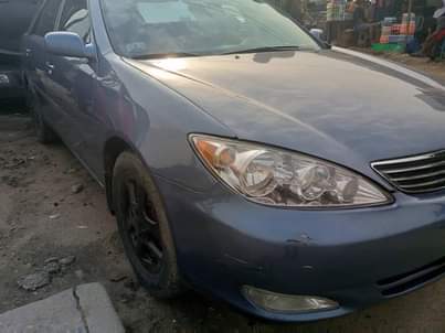 A picture of Toyota Camry 03