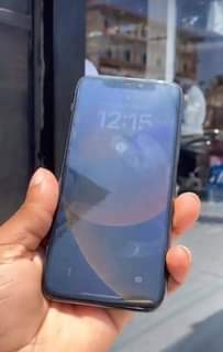 A picture of IPHONE 11 PRO MAX GB 64 BH 75