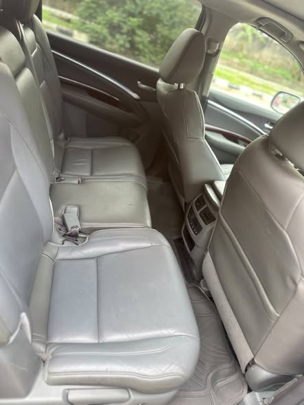 A picture of Acura MDX 2014