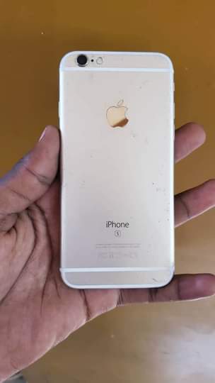 A picture of Wadau nna iPhone 6s natoa na 50000 mnanipa simu gani