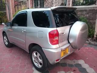 A picture of TOYOTA RAVA 4j