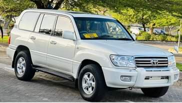 A picture of Toyota land cruise amazon bei milion48 ipo dar piga cm
