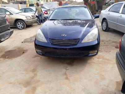 A picture of Lexus Es 330