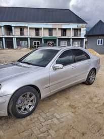 A picture of MERCEDES C230