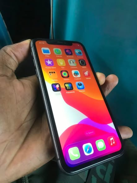 A picture of Iphone 11