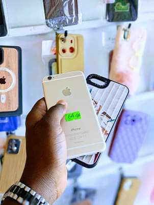A picture of IPHONE 6 64GB clean sana