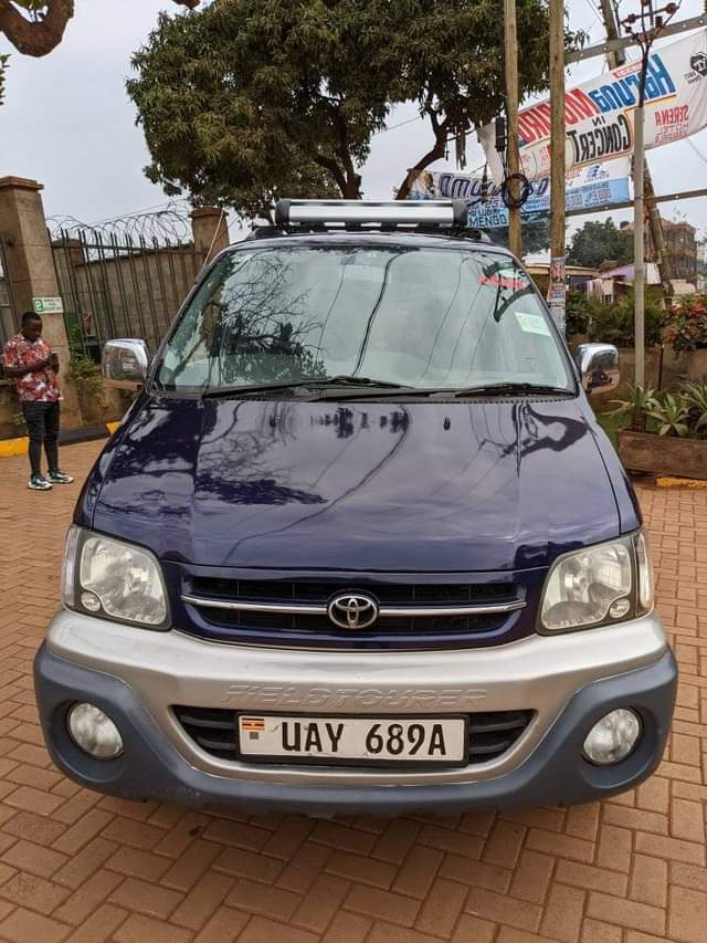 A picture of Toyota Noah
