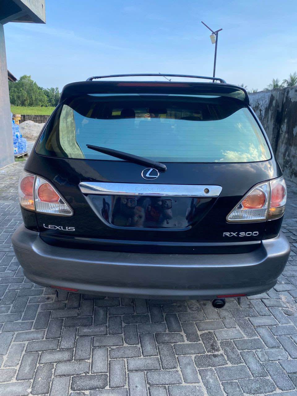 A picture of Lexus Rx300 2003 model. Registered No fault