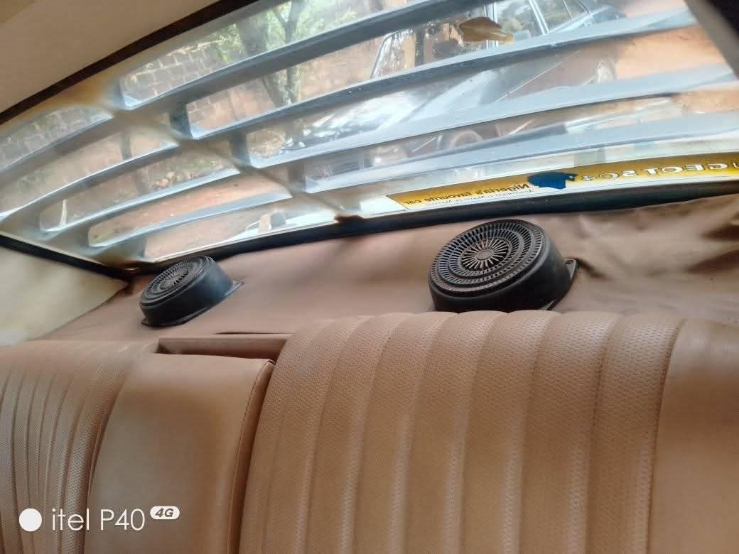 A picture of 1984 Peugeot 504