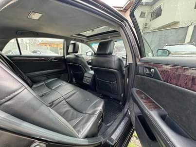 A picture of Super clean and sharp registered Toyota Avalon 2012