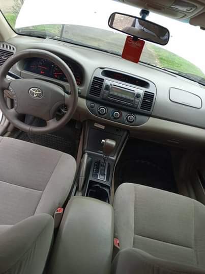 A picture of BELGIUM STANDARD 2006 TOYOTA CAMRY