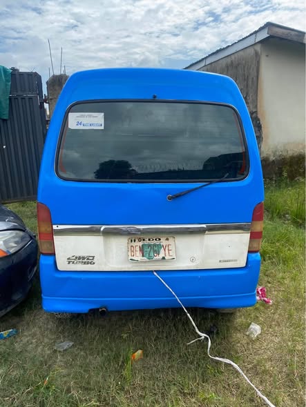A picture of Mini bus