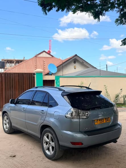A picture of TOYOTA HARRIER