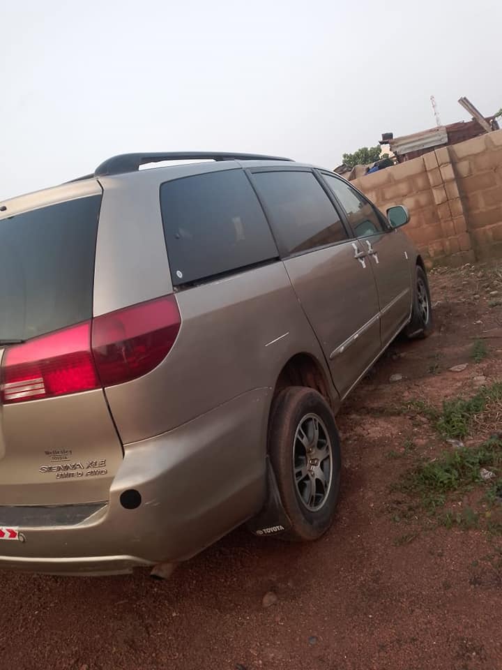 A picture of Toyota Sienna