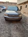 A picture of Toyota highlander 2005 model baked once is very clean and