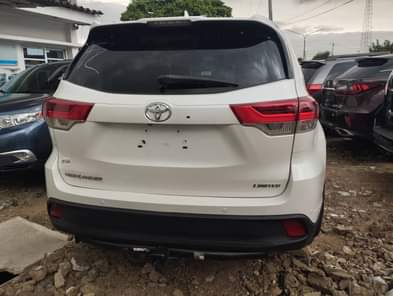 A picture of 2015 Highlander Limited edition full option Tokunbo Price 30m Location