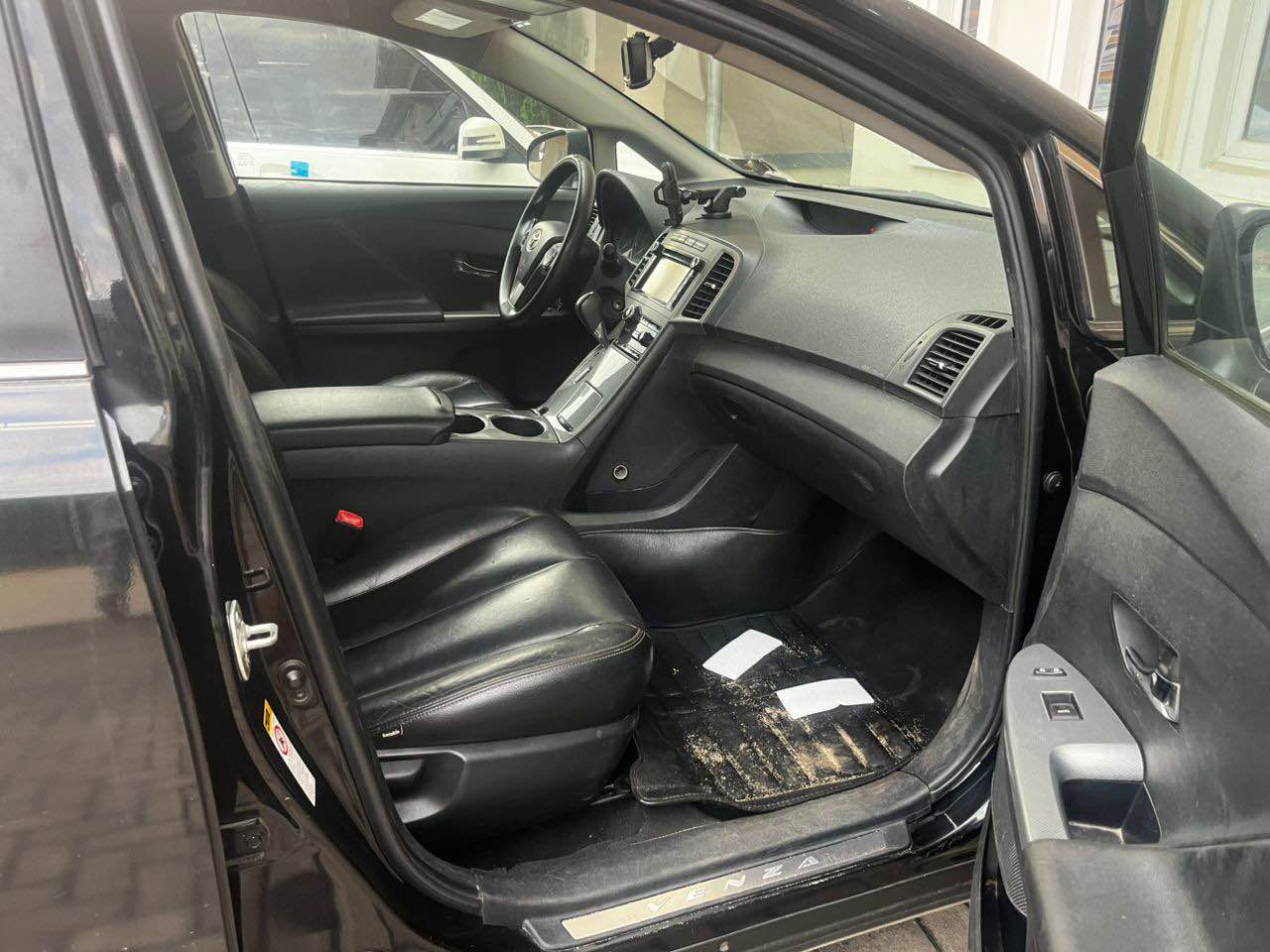 A picture of Registered 2013 Toyota Venza First Body Pan 4Plugs