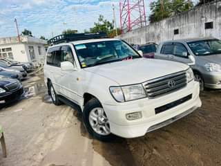A picture of LAND CRUISER VX V8