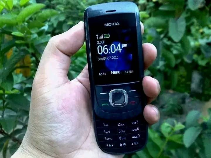 A picture of NOKIA 2220 SLIDER BRAND NEW BOXED PACK BUTTON PHONE WITH