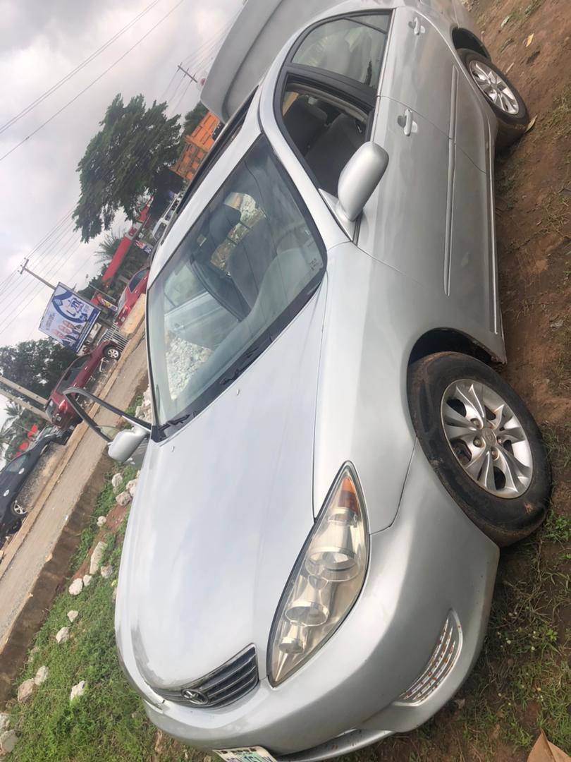 A picture of Tok standard 2005 Toyota Camry
