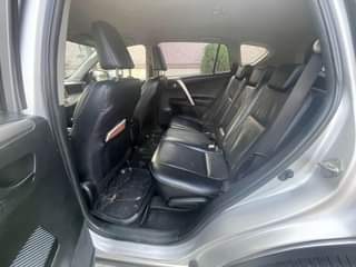 A picture of Toyota rav4 2014 XLE