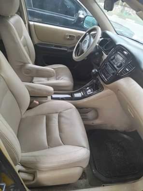 A picture of 2004 05 Highlander up for sale and everything is working