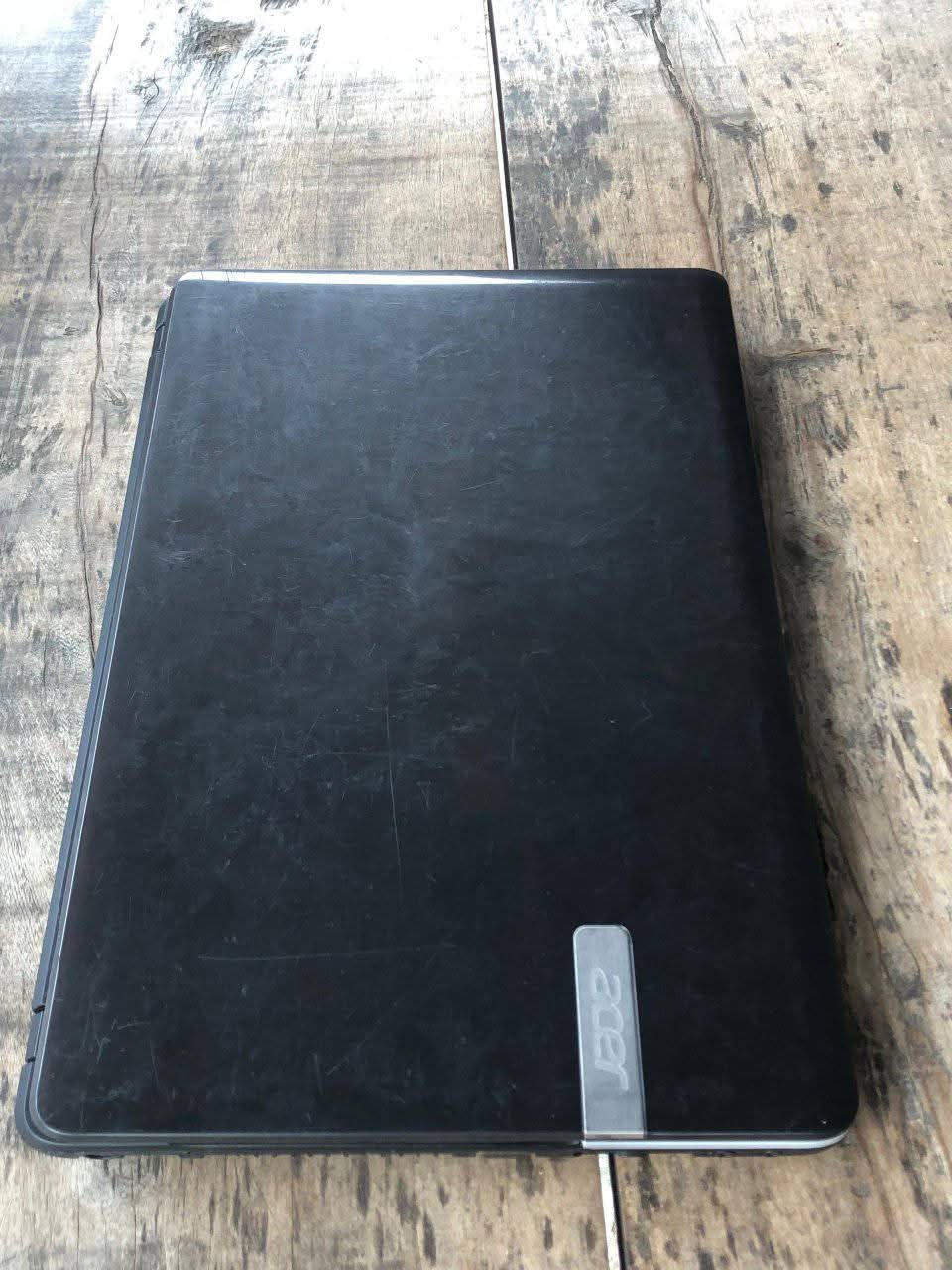 A picture of Acer laptop 4gb ram 250gb