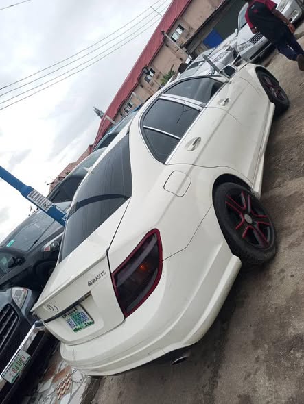 A picture of 2010 Mercedes Benz benz