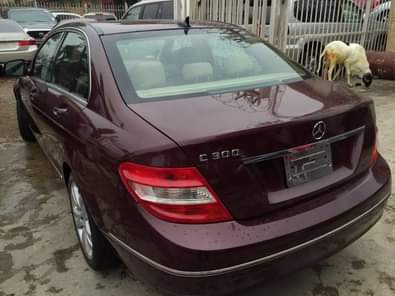 A picture of Features 3 0L V6 engine 7 speed auto transmission Black