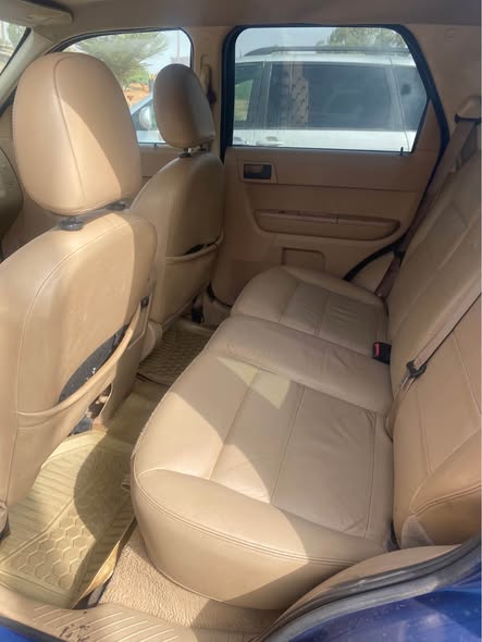 A picture of FORD ESCAPE