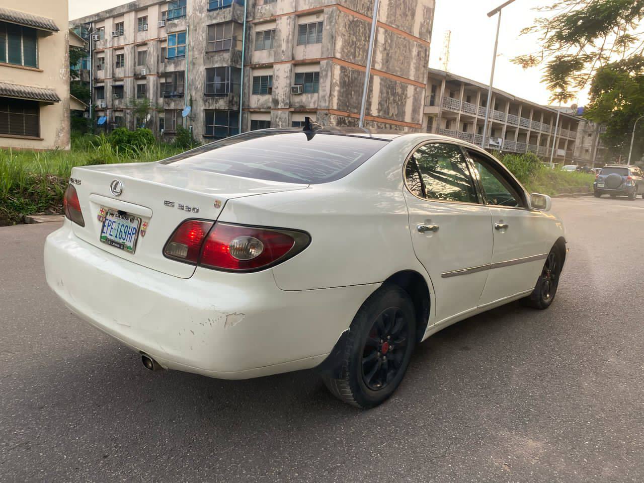 A picture of LEXUS ES 300 YEAR 2003 