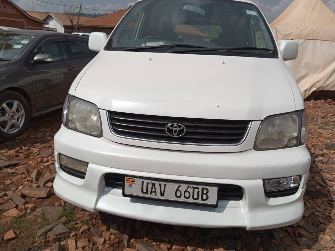 A picture of Toyota Noah Road tourer