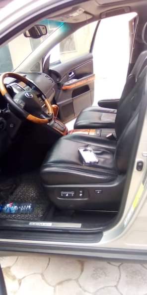 A picture of NEATLY USED 2006 MODEL LEXUS RX330 Sound Engine 100 Smooth