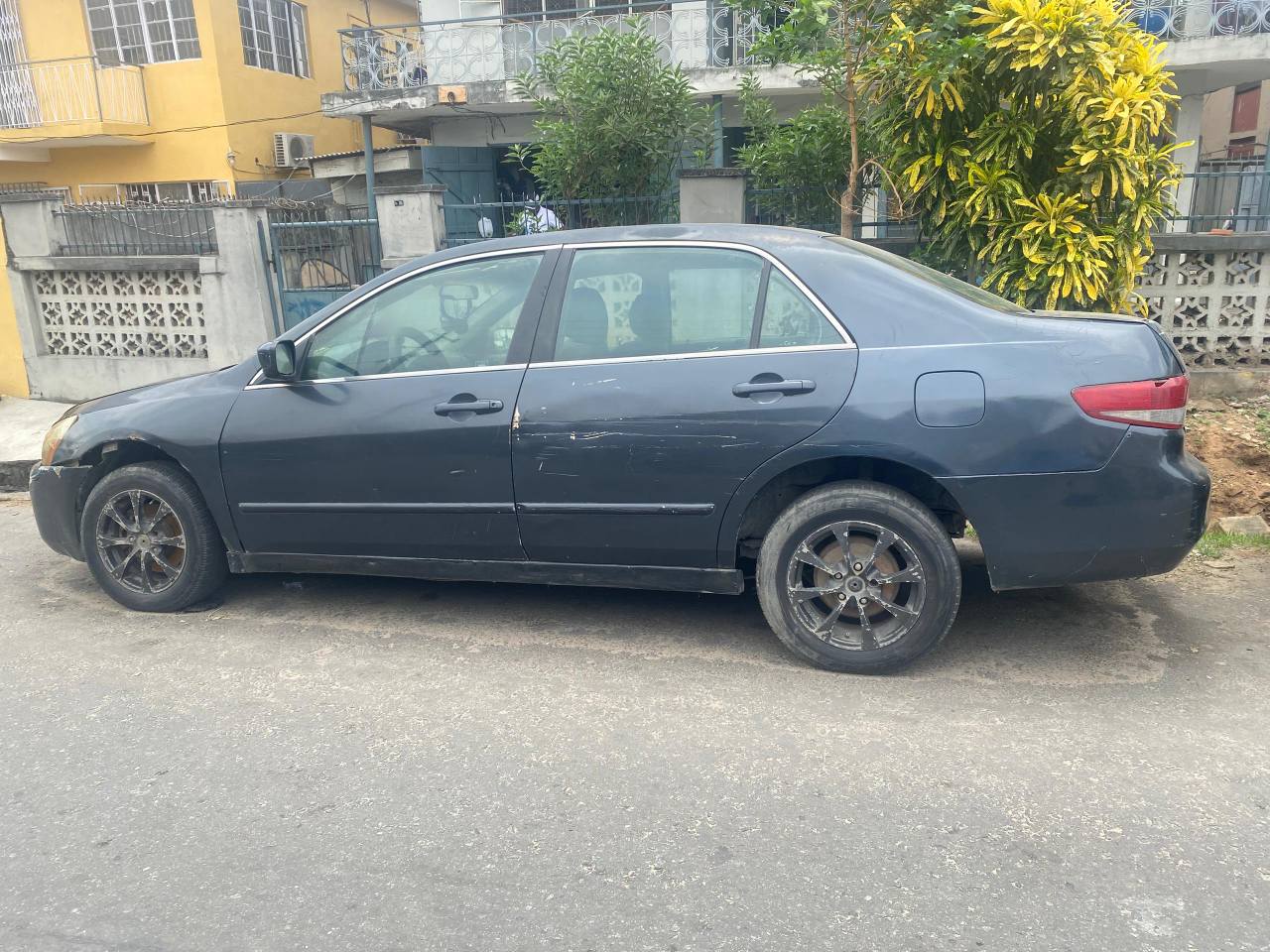 A picture of First body Honda accord v4 2005 with a very sound