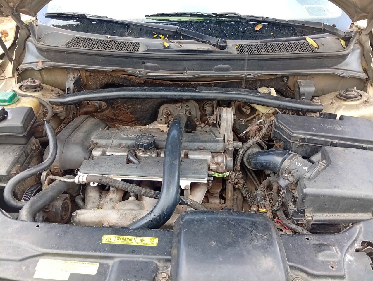 A picture of neatly used Volvo xc90 first body first owner