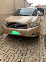 A picture of Toyota highlander 08