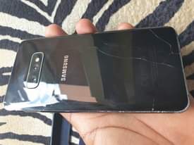 A picture of Samsung s10e