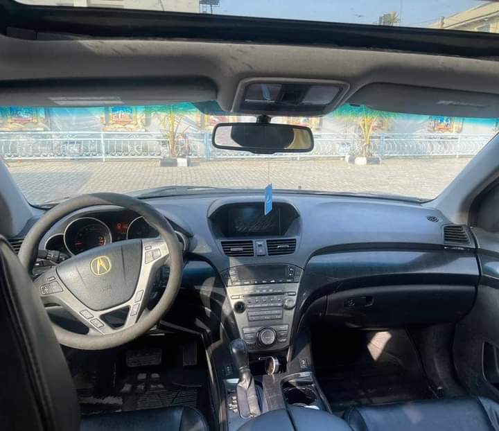 A picture of Acura MDX 2008
