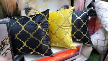A picture of Pillows and pillowcases. Mito na foronya