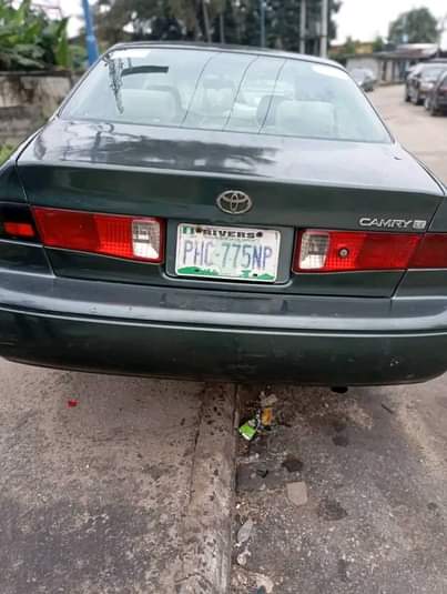 A picture of Toyota Camry drop light Selling for 1 7m Settle 100k