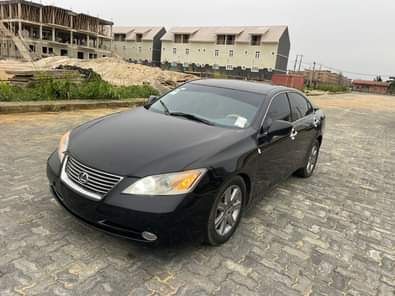 A picture of wow This is toks standard lexus Es350 2010 model reg